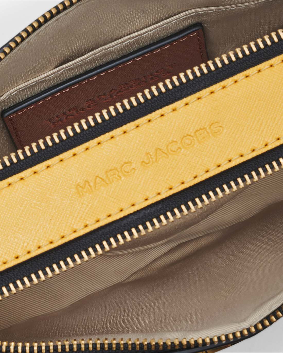 Marc Jacobs Featured - The Snapshot Argan Oil Multi