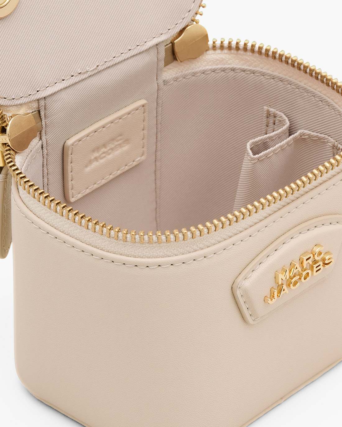 Marc Jacobs Special Offer - The Everyday Mini Vanity Bag Cloud White